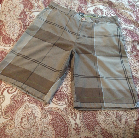 Size 34 mens O'Neill Bermuda plaid shorts - Picture 14 of 16